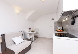 Studio apartment with garden view
