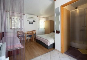 Studio Apartman Ema