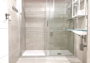 Studio-Apartment-Ensuite with Shower-Street View-Estación Centro Vialia 6