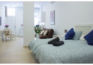 Studio-Apartment-Ensuite with Shower-Street View-Estación Centro Vialia 6