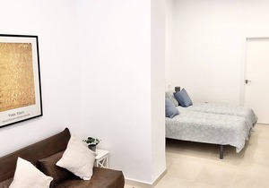 Studio-Apartment-Ensuite with Shower-Street View-Estación Centro Vialia 2