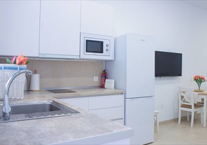 Studio-Apartment-Ensuite with Shower-Street View-Estación Centro Vialia 3