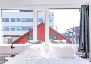 Studio apartment - right on the main shopping street