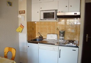 Studio avec Balcon en Centre-ville, Parking Privé - Près du Téléphérique - FR-1-464-129