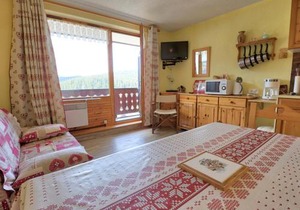Studio cabine cosy à 1450m avec vue et balcon, proche téléski - FR-1-505-19