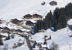 Studio cabine cosy à 1450m avec vue et balcon, proche téléski - FR-1-505-19