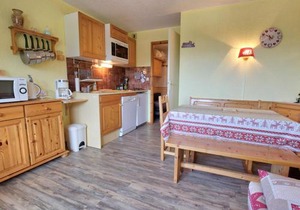 Studio cabine cosy à 1450m avec vue et balcon, proche téléski - FR-1-505-19