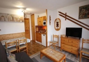 Studio cabin with large terrace, parking and TV