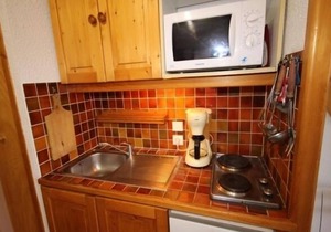 Studio cabin with large terrace, parking and TV