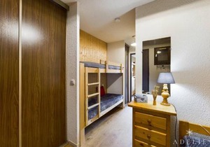 Studio cabine à 80m des pistes avec parking et balcon exposé sud - FR-1-398-643