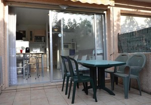 Studio Cabine 3 Couchages avec Terrasse, Parking, à 50m de la Plage - Le Grau d'Agde - FR-1-249-171
