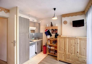 Studio cabine rénové 2 pers, proche pistes et commerces, Wifi, parking gratuit - FR-1-178-351