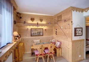Studio cabine rénové 2 pers, proche pistes et commerces, Wifi, parking gratuit - FR-1-178-351