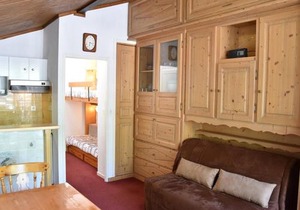 Studio central avec parking et balcon, proche commerces et téléphérique - FR-1-464-151