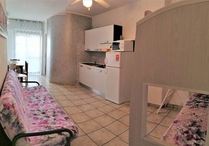 Studio 'Condominio Bristol 220' close to the Beach with Private Balcony