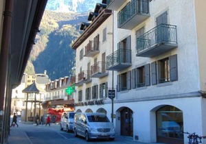 Studio cosy 2 pers. avec balcon, centre Chamonix, proche commerces et pistes sk - FR-1-517-23