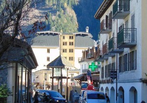 Studio cosy 2 pers. avec balcon, centre Chamonix, proche commerces et pistes sk - FR-1-517-23
