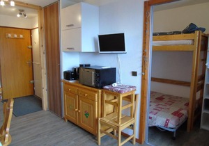Studio cosy avec cabine, balcon, proche télécabine, commerces et écoles de ski à Valfréjus - FR-1-561-8