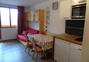 Studio cosy avec cabine, balcon, proche télécabine, commerces et écoles de ski à Valfréjus - FR-1-561-8