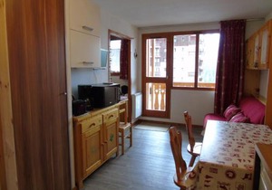 Studio cosy avec cabine, balcon, proche télécabine, commerces et écoles de ski à Valfréjus - FR-1-561-8