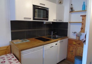 Studio cosy avec cabine, balcon, proche télécabine, commerces et écoles de ski à Valfréjus - FR-1-561-8