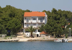 Studio flat near beach Verunić, Dugi otok (AS-3480-a)