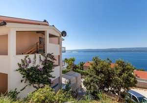 Studio flat with balcony and sea view Stanići, Omiš (AS-17894-c)