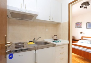 Studio flat with balcony and sea view Slatine, Čiovo (AS-13298-e)