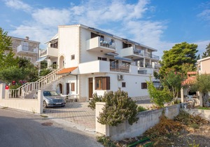 Studio flat with balcony and sea view Slatine, Čiovo (AS-13298-e)