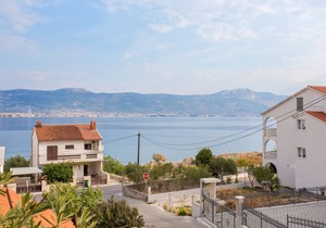 Studio flat with balcony and sea view Slatine, Čiovo (AS-13298-e)