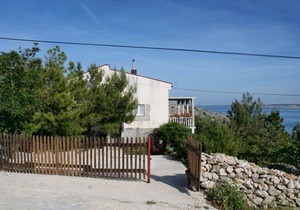 Studio flat with terrace and sea view Cove Smokvica, Pag (AS-4137-a)