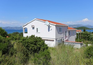 Studio flat with terrace Drače, Pelješac (AS-10135-a)