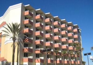 STUDIO FOR 2~ BEACH FRONT RESORT~AMAZING VIEWS~PIER FISHING BOATING POOLS & MORE