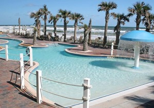 STUDIO FOR 2~ BEACH FRONT RESORT~AMAZING VIEWS~PIER FISHING BOATING POOLS & MORE