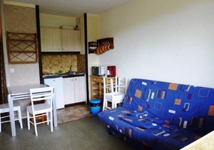 Studio for 6 in Arette with slope access, balcony, ski locker and free parking