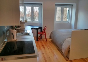 Studio in the Alley of Belo, located in a quiet street of Alfama. Registration number 579 / AL