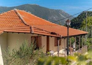 Studio "Krinos 3" with Mountain View, Garden & Wi-Fi