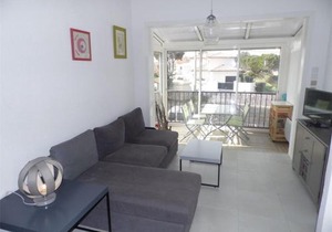 Studio mezzanine, 4 couchages, 1er étage, parking privé, à 700 m des commerces, Grau d'Agde - FR-1-423-39