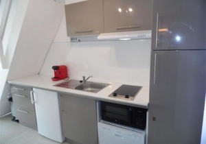 Studio mezzanine, 4 couchages, 1er étage, parking privé, à 700 m des commerces, Grau d'Agde - FR-1-423-39