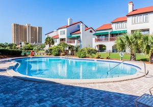 Studio on the lagoon with balcony, pool, & tennis - walk to dining & beach