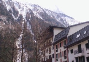 Studio rénové à Chamonix avec balcon, animaux acceptés, parking - FR-1-517-54