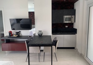 Studio "Residence Meridian Unità 3" Near the Beach with Mountain View, Pool & Wi-Fi
