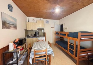 Studio simple à 2 pas de la plage, balcon, kitchenette - FR-1-197-248