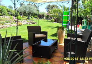 Studio standing in villa with heated pool, air conditioning