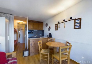 Studio Sud 4 pers, balcon, à 50m des pistes et 200m des commerces, idéal pour familles - FR-1-398-629