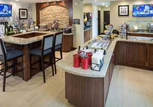 Studio Suite Great for Business Travelers! Fitness Center On-Site