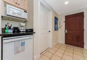Studio Unit ~ Kitchenette ~ Bayside Resort ~ Resort Pool