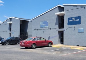 Studio w/Great Location Near Highway to DT-B
