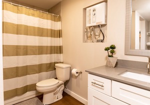 Studio w/Great Location Near Highway DT-F