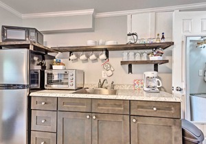 Studio w/Patio Access + View on Lake Junaluska!